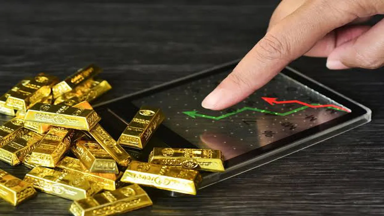 تراجع الذهب وصعود النفط.. تقلبات مفاجئة في أسعار الأسواق العالمية بمعاملات اليوم